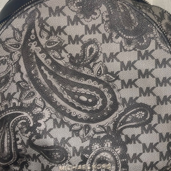 Michael Kors - Picture 2 of 3